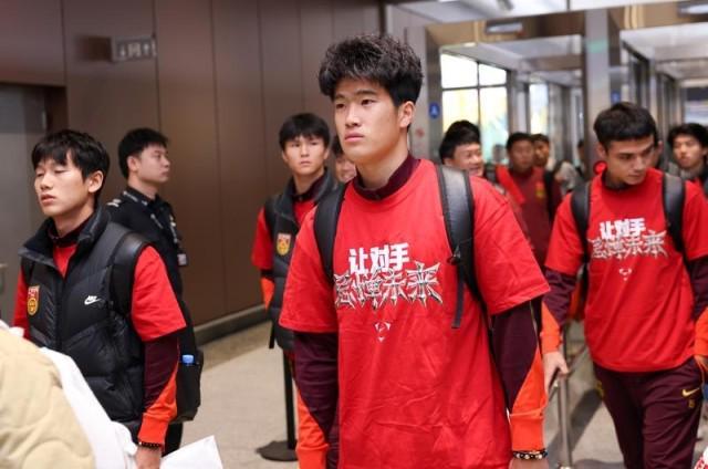 天天盈球双色球最近的走势图-让对手忌惮未来！U23国足抵京